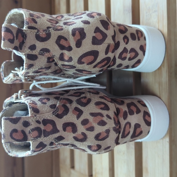 Leopard Wedge Sneakers - Picture 9 of 10